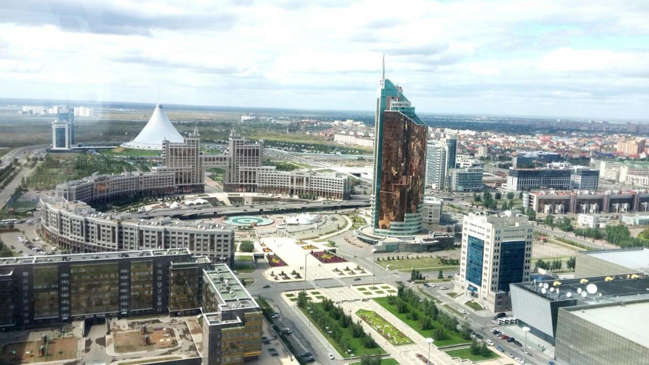 Северное Сияние 35 Этаж Astana Eksteriør billede