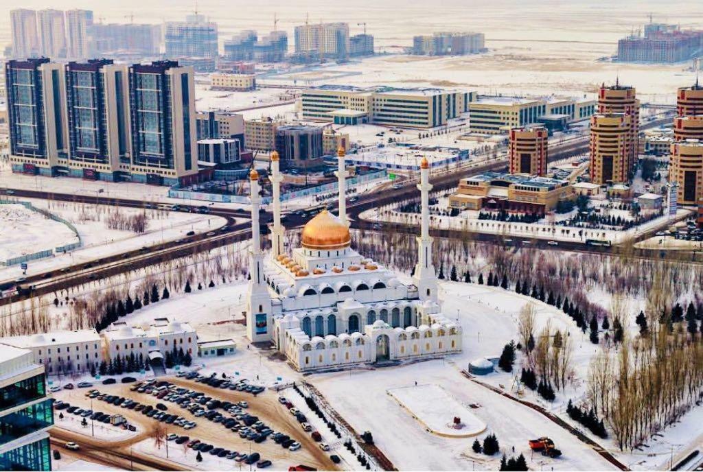 Северное Сияние 35 Этаж Astana Eksteriør billede